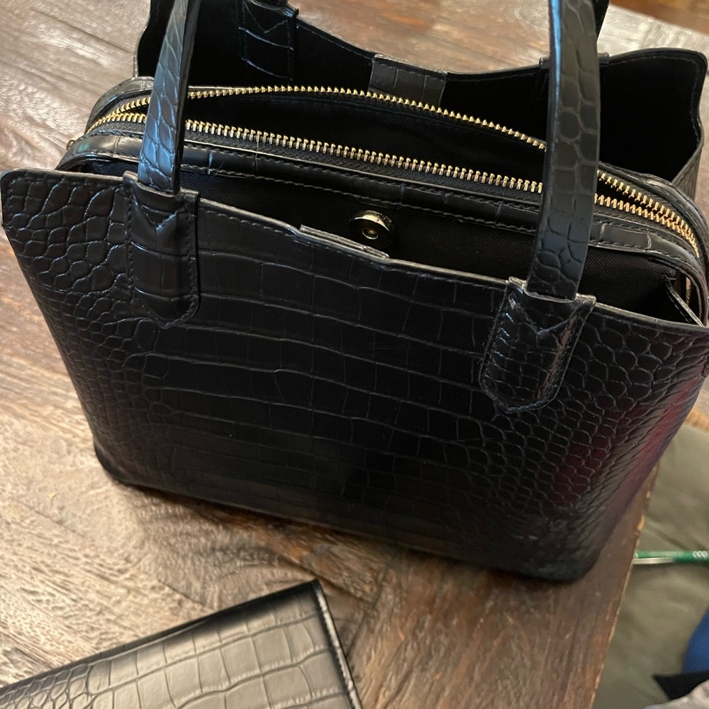 *NWOT* Black Purse with Matching Wallet - Picture 2 of 10